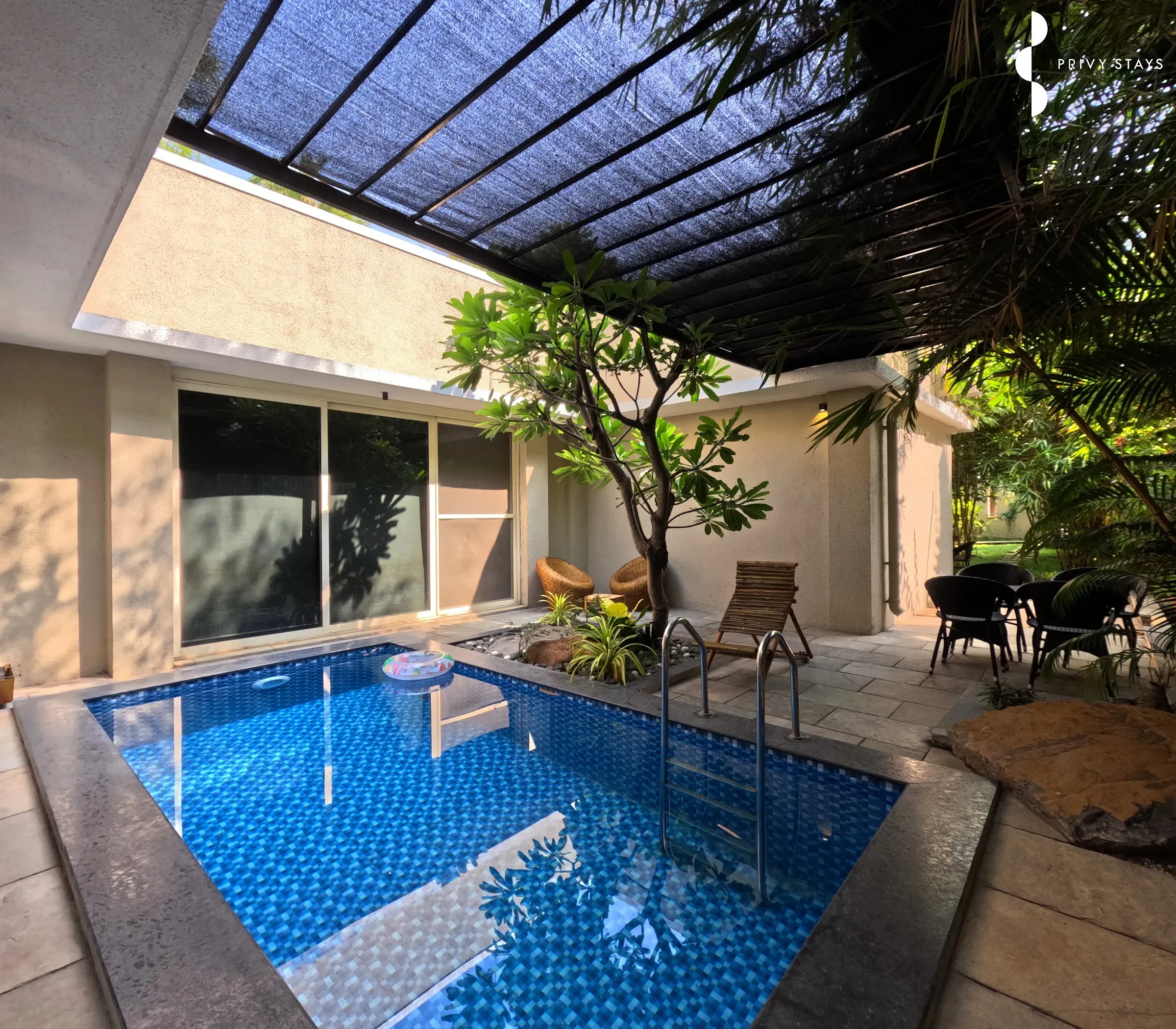 Privy Stays- Green Palm Villa 9