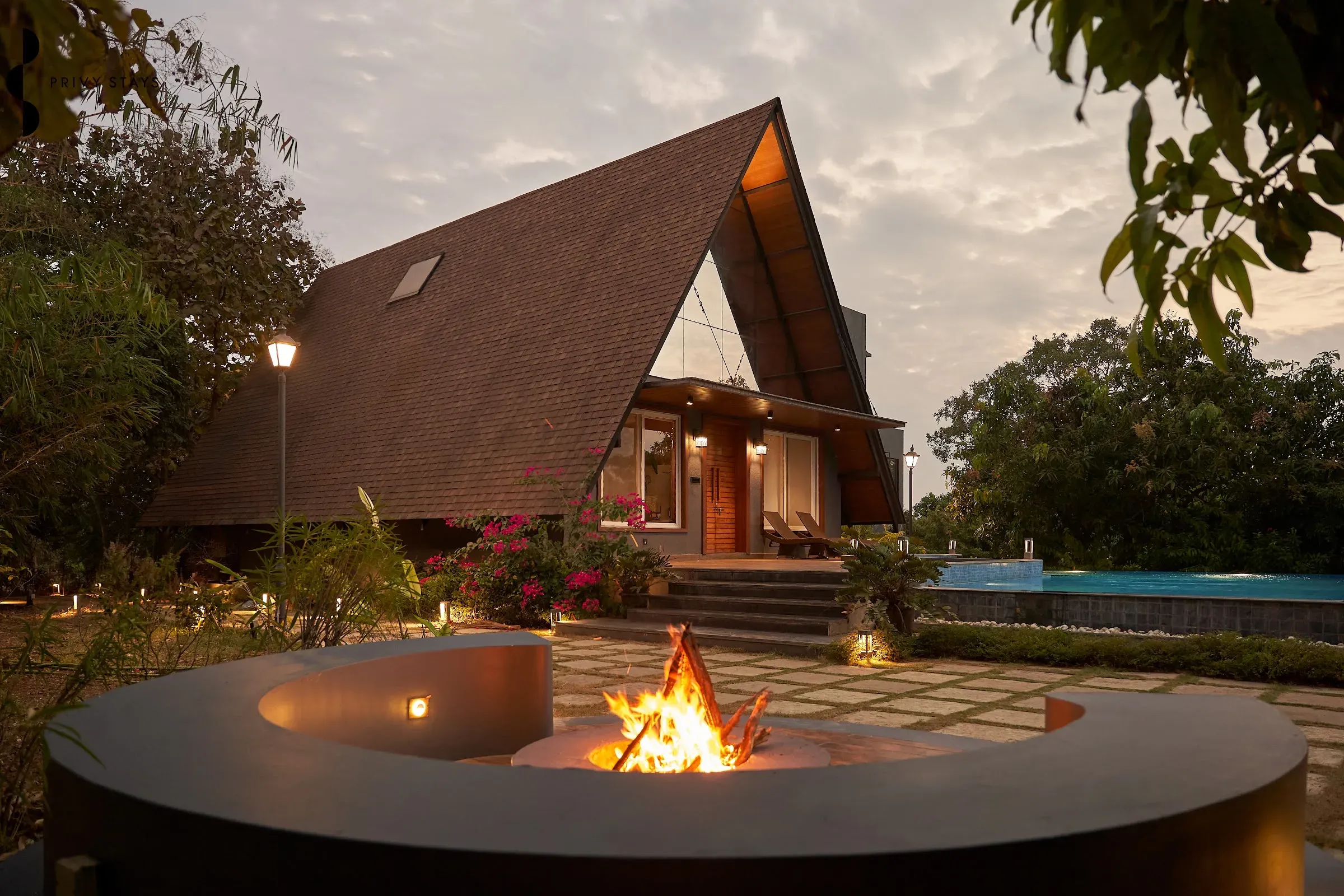 Privy Stays - Teakwood Villa 12