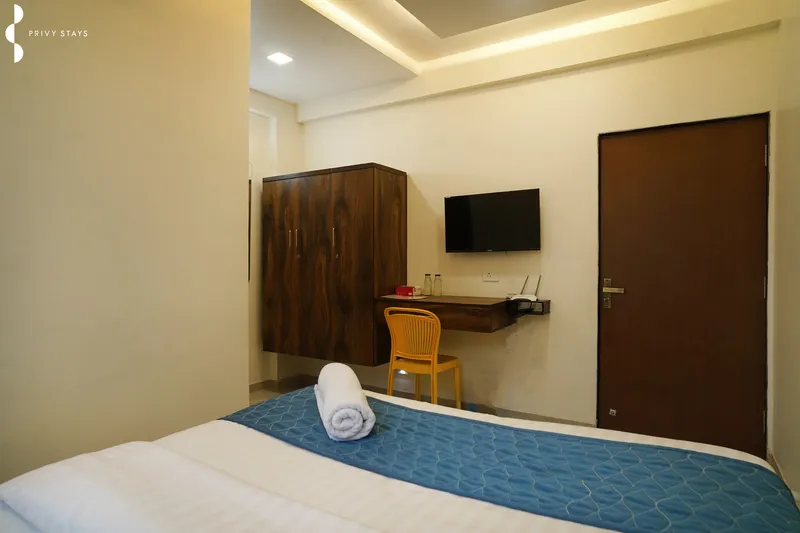 Cozy Couple Room 3