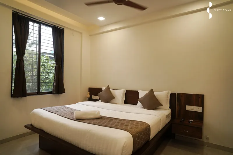 Deluxe Room with Pool View 1