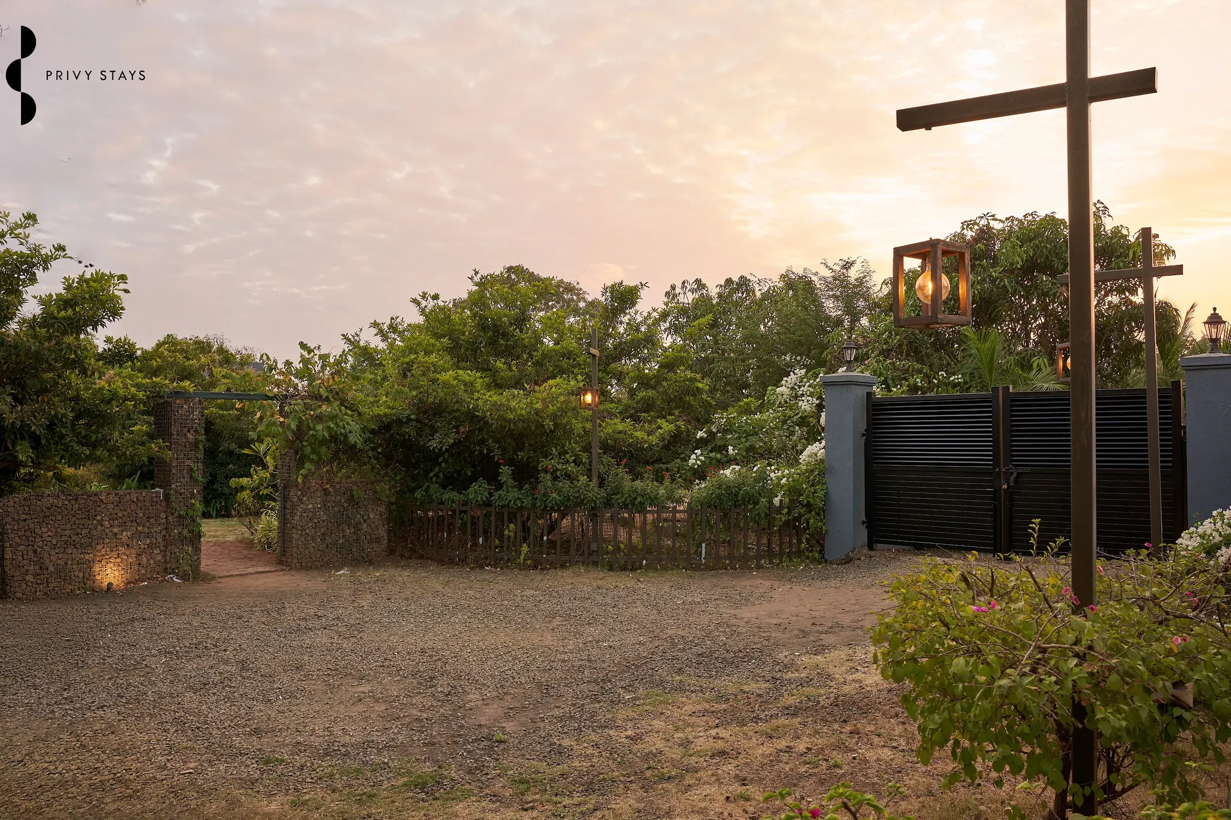 Privy Stays - Teakwood Villa 14