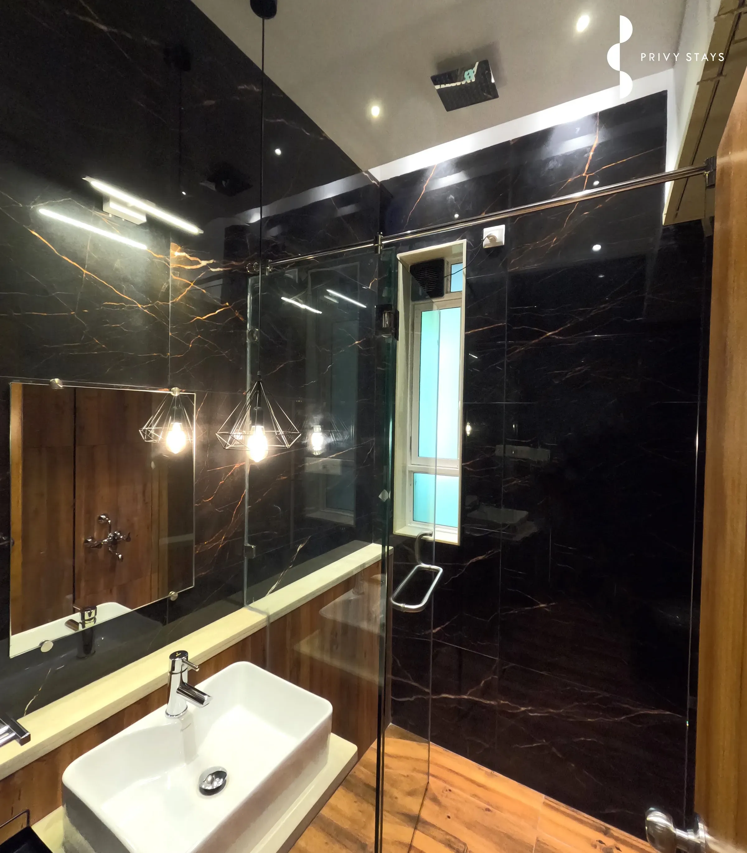 Privy Stays- Green Palm Villa 8