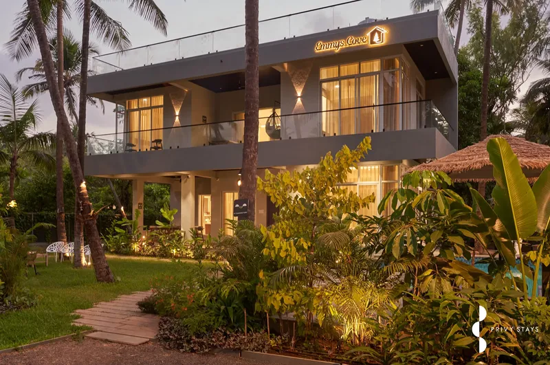 Emmy's Cove Villa Facade
