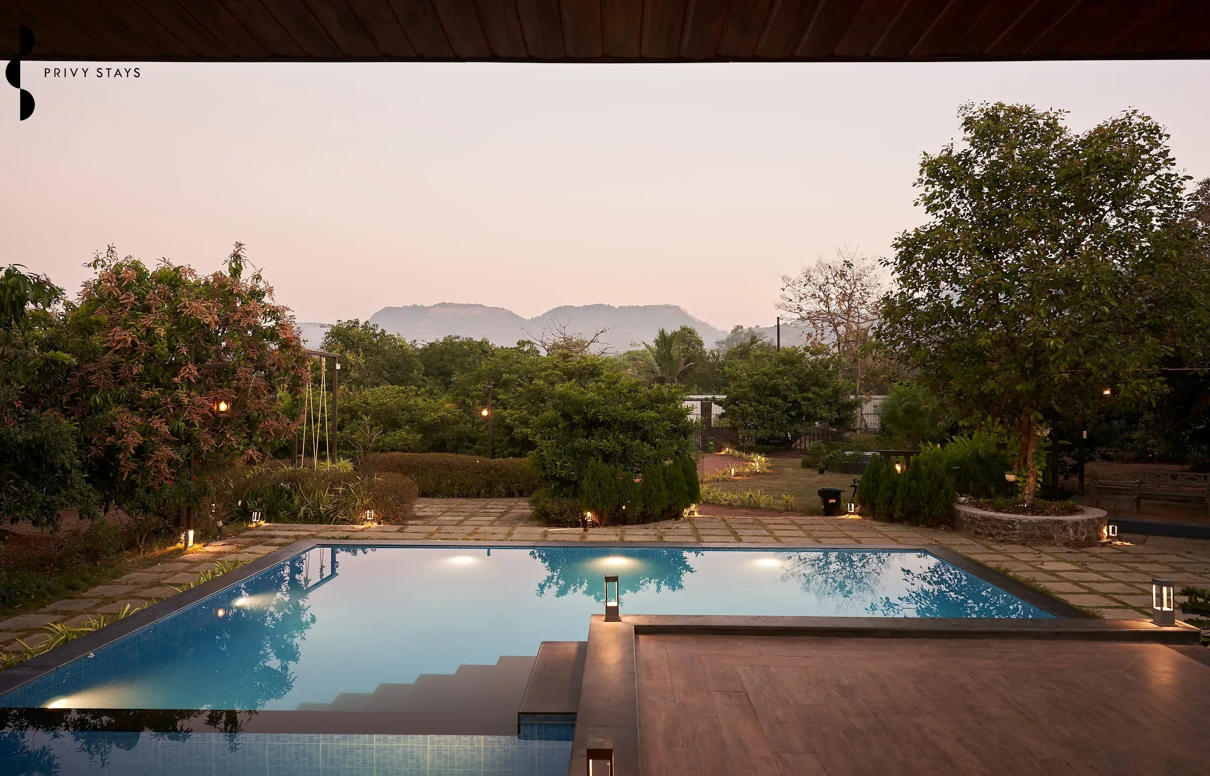 Privy Stays - Teakwood Villa 11