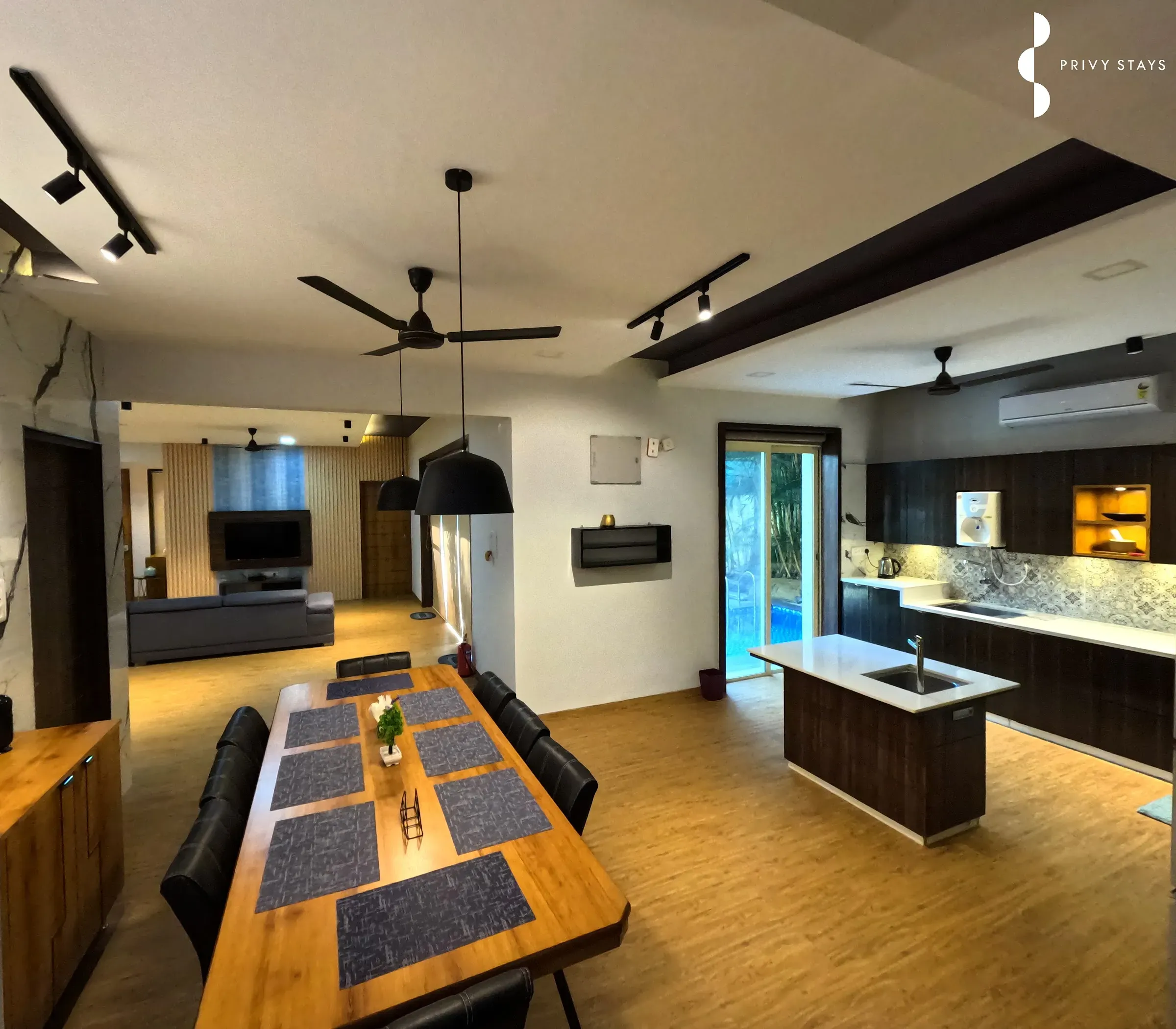 Privy Stays- Green Palm Villa 12